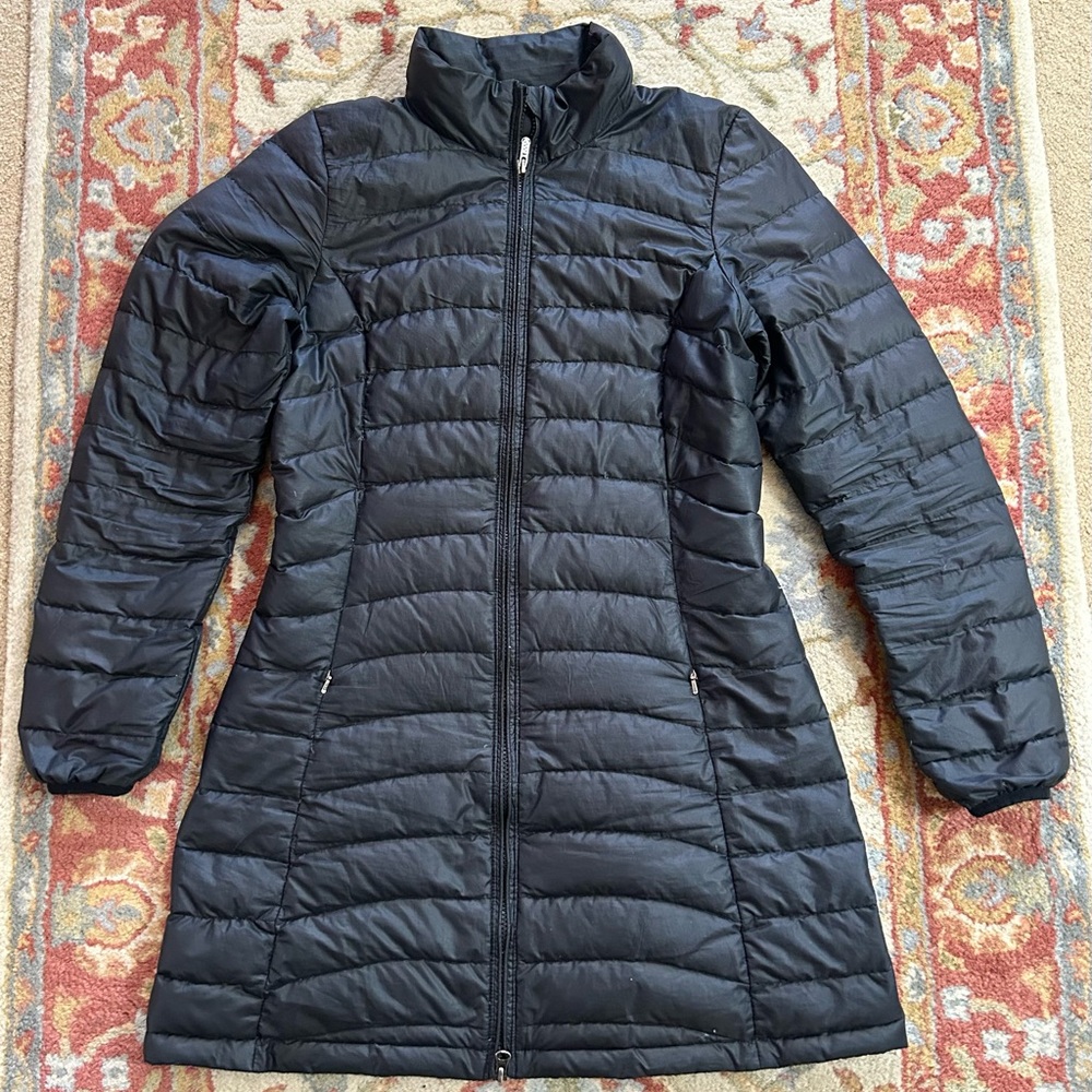 Patagonia 3/4 length women's down jacket Size Small